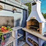 Stunning In With Heated Swimming Pool Apartament Malinska