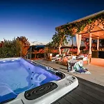 Stunning In With Heated Swimming Pool Malinska