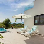 Stunning In With Heated Swimming Pool * Malinska