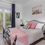 Apartament Stunning In With Heated Swimming Pool