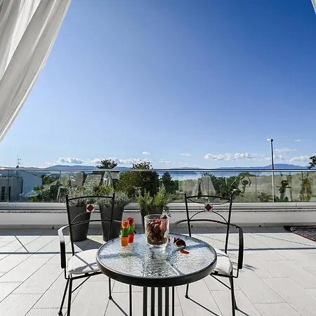 Stunning In With Heated Swimming Pool *