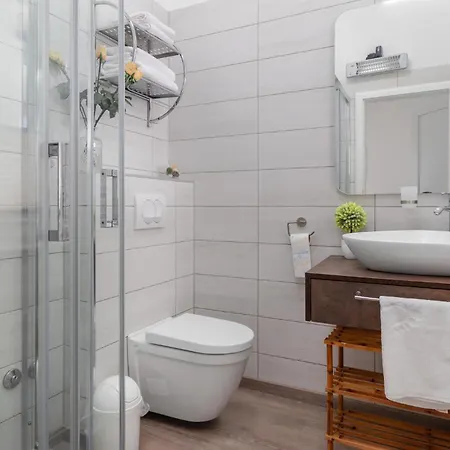 Stunning In With Heated Swimming Pool * Malinska